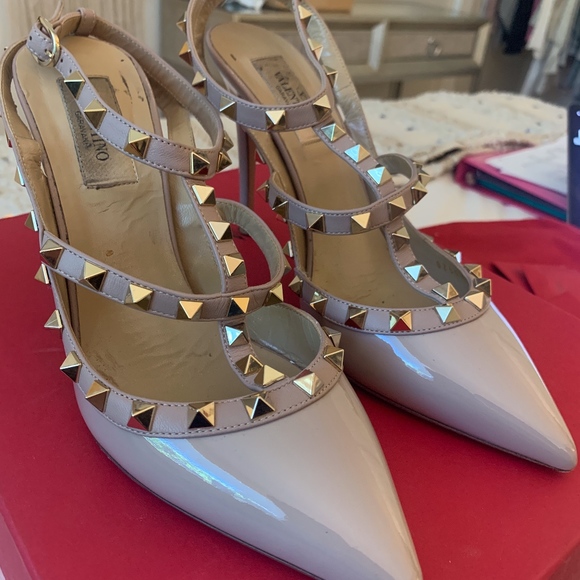 Valentino Garavani | Shoes | Valentino Nude Rockstud Tstrap Pump | Poshmark